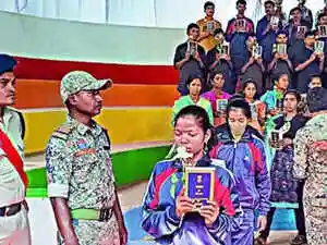 44 women among 108 Maoists with ₹3