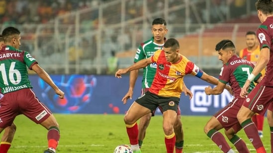 A blockbuster Sunday awaits Indian football fans as Mohun Bagan Super Giant and East Bengal clash at the Vivekananda Yuba Bharati Krirangan (Salt Lake Stadium) in the Durand Cup 2025 quarterfinals. This will be the season's first Kolkata Derby. With the Indian Super League (ISL) still uncertain, both teams will be eager to claim a win.