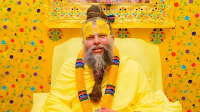 A recent clip of spiritual leader Premanand Maharaj, shared on Instagram, has sparked a conversation on parenting, priorities and the challenges of balancing work and bringing up a child. The video begins with a father expressing his concerns. He says, “We have a two-and-a-half-year-old daughter, and since we are unable to give enough time to her upbringing, there is a constant worry, especially in the new job.