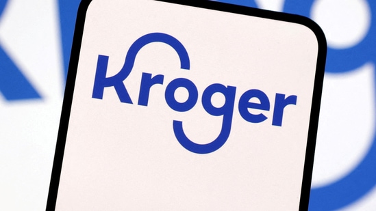 A self-identified Kroger employee defended the workers, giving possible reasons behind the sloppy Juneteenth cakes. Kroger is facing sharp criticism after a viral TikTok video exposed a display of sloppily decorated Juneteenth cakes at one of its Georgia locations. The cakes, meant to commemorate a holiday that holds deep significance in Black communities, featured phrases like “FREE @ Last” and “June 19 FREE” in what many called a tone-deaf and careless presentation. The backlash has sparked conversations about corporate sensitivity and respect for cultural observances.
