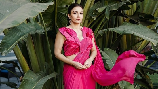 Actor Soha Ali Khan recently shared a distressing experience she had in Italy, where she was flashed in broad daylight. Soha found the incident disturbing and admitted that she couldn't comprehend the motive behind it. Soha spoke about the weird incident while talking about her privileges when she appeared in the latest episode of The Male Feminist podcast on the Hauterrfly YouTube channel.