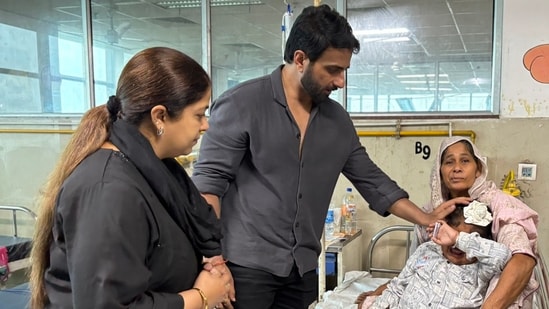 Actor Sonu Sood met Avijot, a young boy in Punjab who is reportedly suffering from kidney disease. Taking to X (formerly Twitter), Sonu assured he would do everything possible to help Avijot recover. Sonu shared photos as he visited Avijot in the hospital and also met his family. The actor spoke to him and also caressed his head. Sonu captioned the post,