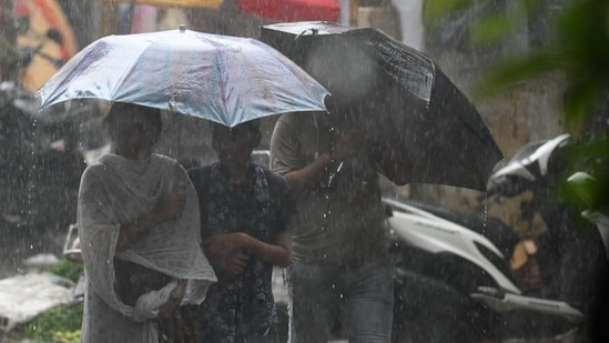 After overnight showers in the city, the India Meteorological Department has issued a heavy rain alert for Pune and nearby areas of Thane, Raigad and Mumbai on Monday. As per the warning issued by IMD, heavy rain and thunderstorms are expected to lash over Pune, Raigad, Satara and Aurangabad, for which an orange alert has been issued.