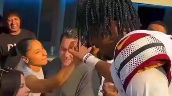 After Washington Commanders' first win since September 21, rumours swirled on social media that Jayden Daniels and USC star Juju Watkins are dating. The Commanders posted a video where Daniels and Watkins could be seen greeting each other, also exchanging a romantic handshake. This happened after Daniels hugged his mother after the victory.After Washington Commanders' first win since September 21, rumours swirled on social media that Jayden Daniels and USC star Juju Watkins are dating. The Commanders posted a video where Daniels and Watkins could be seen greeting each other, also exchanging a romantic handshake. This happened after Daniels hugged his mother after the victory.The pair are being seen as the next power couple in NFL, joining Travis Kelce and Taylor Swift, Stefon Diggs and Cardi B.Daniels and Watkins' moment took social media by storm, and sone fans questioned if his mother was fine with them dating. One fan wrote, “JaydenDaniels mom finally let him date Juju Watkins that's cute…”