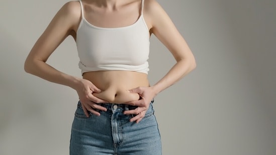 AI (artificial intelligence) is the handyman for anything and everything nowadays, from asking what to cook from leftover scraps in the fridge to venting out about your ex's antics. But did you know your fitness goals can be supported by AI too? A fitness journey is a continuous, ongoing process which can sometimes feel like venturing into uncharted territory, with new challenges popping up. The reason it may feel like an uphill task is not knowing where and how to begin. This is where AI comes in.