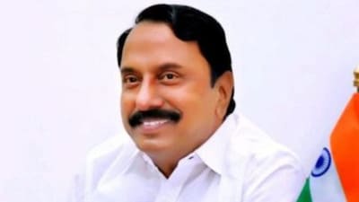 AIADMK MLA KA Sengottaiyan has been removed from all the party's key posts. This comes only a day after he called for reunite expelled leaders. “In the All India Anna Dravida Munnetra Kazhagam (AIADMK) Erode Suburban West District: Thiru. K.A. Sengottaiyan, M.L.A., who has been holding the responsibilities of District Organization Secretary and District Secretary of the Erode Suburban West District, is hereby relieved of these responsibilities with effect from today,