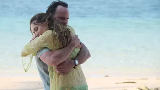 Aimee Lou Wood and Walton Goggins rubbished reports of a feud between them in a new interview, their first since The White Lotus S3. The White Lotus season 3 not only broke viewership records when it was released earlier this year but also generated its fair share of controversies. The popular show featured a new on-screen pairing: Walton Goggins and Aimee Lou Wood. If rumour mills were to be believed, the two had an infamous falling out after the show, with Walton unfollowing Aimee on Instagram. However, the duo has now rubbished those reports, saying there is no feud.