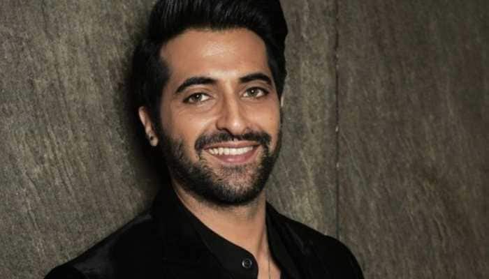Akshay Oberoi has joined the cast of the upcoming film King, which will also feature Shah Rukh Khan, Suhana Khan, and Abhishek BachchanA Mumbai: Actor Akshay Oberoi will be seen featuring in superstar Shah Rukh Khan's upcoming film “King” and has jetted off to Poland for the shoot. <br> <br> A source close to IANS confirmed Akshay's casting in the film.