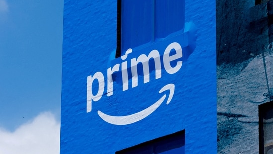 Amazon has agreed to a groundbreaking $2.5 billion settlement with the Federal Trade Commission (FTC) over allegations that it misled customers into joining Prime memberships and obstructed cancellations. Announced on Thursday, the deal includes a record-breaking $1 billion civil penalty and $1.5 billion in consumer refunds, with eligible Prime customers set to receive up to $51 each.