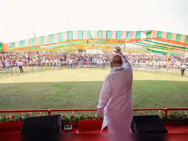 Amit Shah vows end to infiltration in Assam