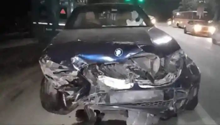 An FIR was registered under Sections 281 (rash driving), 125B (endangering life or personal safety of others), and 105 and 238 (causing disappearance of evidence) of the Bharatiya Nyaya Sanhita (BNS). In the Delhi BMW crash case that led to the death of a Finance Ministry official, a court on Saturday granted bail to the accused driver, Gaganpreet Kaur, and criticised the conduct of an ambulance driver who failed to assist the victims despite arriving at the scene within seconds.