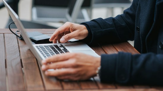 An Indian software engineer has opened up about the upside of putting in long hours for his employer, even stretching it to 100 hours per week. Pranav Mehta is an employee of Mercor – an AI startup that pitches itself as the world's fastest growing company. He took to the social media platform X to reveal that Mercor employees often work 72 hours a week, and sometimes even 100 hours a week, but the awards are well worth it.