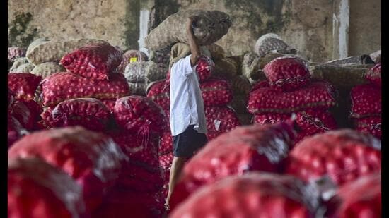 Andhra Pradesh chief minister N Chandrababu Naidu on Monday directed the state marketing authorities to ensure a remunerative price of ₹1200 per quintal for onions, in the wake of reports of plummeting prices in the last few days. Naidu, who held a review meeting with officials concerned at the state secretariat, directed that the prices of onions should not fall below ₹1,200 per quintal.