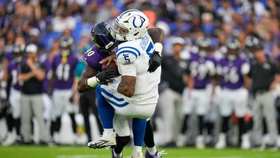 Anthony Richardson was forced out of the Indianapolis Colts vs the Baltimore Ravens preseason game on Thursday after sustaining a finger injury in the first quarter. The QB went down on a blind-side sack by David Ojabo. He was visibly in pain, and the team confirmed he would not return to the game. Thursday was Richardson's first shot at securing the Colts' starting quarterback job. However, the abrupt end to his game has sparked several questions.