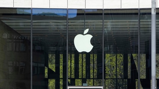 Apple’s AI ambitions are in motion, but challenges remain, with AI hallucinations reportedly being a key concern. The reception surrounding Apple Intelligence on the iPhone 16 series phones, as well as iPhone 15 Pro models and other compatible iPads and Macs, has been somewhat of a mixed bag. While many have praised the intelligent suite for its quality, many have said that the experience is bare-bones and not up to the mark, certainly compared to offerings by Google and others. This has led to the common belief that Apple may be lagging in terms of artificial intelligence.