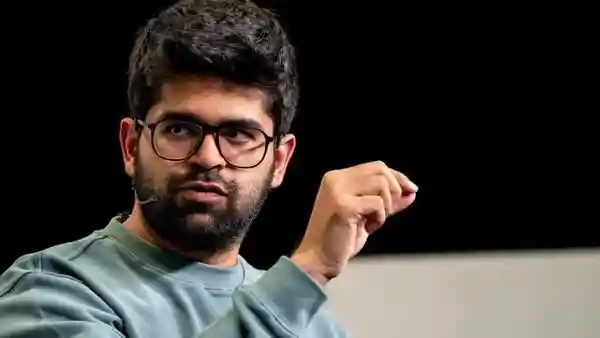 Aravind Srinivas, CEO of AI search startup Perplexity, has outlined a vision where artificial intelligence can drastically reduce the need for human hires, boosting workplace productivity while cutting wage costs. Speaking to CNBC's Squawk Box, Srinivas described AI tools like Perplexity's Comet browser as “true personal assistants” that can operate autonomously, handling tasks without human oversight. The company has recently made Comet available to all users, removing the $200-per-month paywall that previously limited access.Aravind Srinivas, CEO of AI search startup Perplexity, has outlined a vision where artificial intelligence can drastically reduce the need for human hires, boosting workplace productivity while cutting wage costs. Speaking to CNBC's Squawk Box, Srinivas described AI tools like Perplexity's Comet browser as “true personal assistants” that can operate autonomously, handling tasks without human oversight. The company has recently made Comet available to all users, removing the $200-per-month paywall that previously limited access.