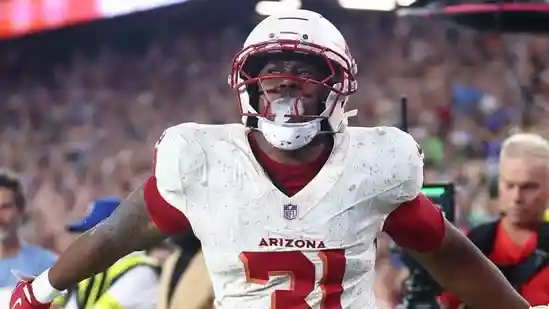 Arizona Cardinals running back Emari Demercado had an epic fumble in the game against the Tennessee Titans on Sunday Night Football. Demercado had a free run to the Titans' goal line in the fourth quarter, with a Titans defensive player to stop him. But just as he was about the enter the goal line, he fumbled and dropped the ball.Arizona Cardinals running back Emari Demercado had an epic fumble in the game against the Tennessee Titans on Sunday Night Football. Demercado had a free run to the Titans' goal line in the fourth quarter, with a Titans defensive player to stop him. But just as he was about the enter the goal line, he fumbled and dropped the ball.Despite initially awarding a TD, the referees initiated a TD reversal after they realized that Demercado had fumbled before scoring the TD. From a touchdown, it led to a touchback for the Cardinals.Here's the video of the moment:Notably, this is already the second time a touchdown has been turned over into a touchback after a fumble on the goal line. In Week 4, a similar incident happened involving Indianapolis Colts wide receiver Adonai Mitchell against the Los Angeles Rams. Mitchell dropped the ball on a 72-yard run, but dropped the ball before the goal line- just like Demercado - and the TD was reversed to a touchback.