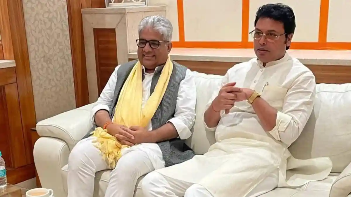 As Durga Pujo ends, both the Trinamool Congress (TMC) and Bharatiya Janata Party (BJP) in Bengal have started gearing up for the state assembly elections. While the BJP's leaders have arrived in the state to chalk out a strategy, the TMC has planned a mega outreach programme through Bijoya Sammelani.