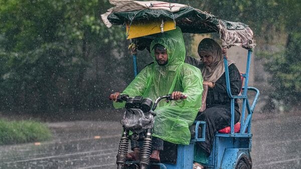 As several parts of India experienced heavy rainfall last month, and the Indian Meteorological Department predicted that these showers might continue in September too. On Monday, September 1, the weather forecasting agency expects heavy showers in some states.