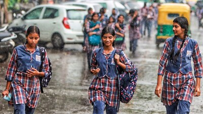 As the low pressure in the Bay of Bengal crossed the coast on Monday evening, Andhra Pradesh and Telangana experienced heavy rains overnight. Some areas continued to receive heavy rains on Tuesday, leading to holidays for schools and colleges in certain districts today. Knowing this, students and parents can keep children at home to engage in creative activities instead of sending them to school.