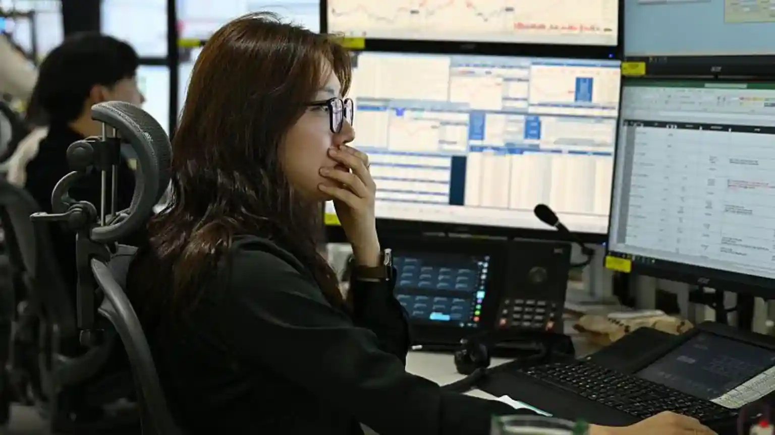 Asia stocks fall for third day