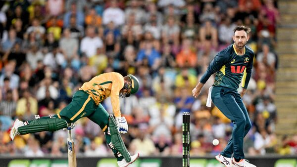 Australia and South Africa are all set to clash in the 3rd T20I on Saturday, a winner-takes-all contest with the series currently level at 1-1. The Aussies took the opening game by 17 runs, but the Proteas bounced back in style in the second match, defeating the hosts by 53 runs.