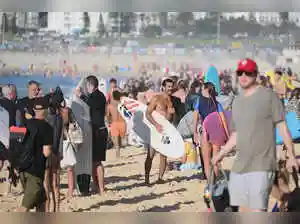 Australian lifesavers return to duty at Bondi Beach after massacre