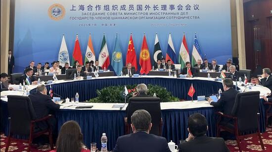 <b>NEW DELHI: </b>India expects the upcoming Shanghai Cooperation Organisation (SCO) Summit in Tianjin to strongly condemn cross-border terrorism in keeping with the founding principles of the bloc, the external affairs ministry said on Tuesday ahead of Prime Minister Narendra Modi's visit to China to attend the meeting.