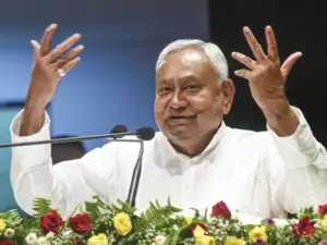 Bihar Chief Minister Nitish Kumar inaugurated and laid the foundation stone for 17 development projects in Patna district, totaling approximately Rs 1,159.84 crore. A highlight was the inauguration of Bihar's first cable suspension bridge over the Punpun River, built at a cost of Rs 82.99 crore and modeled after the Laxman Jhula of Rishikesh.