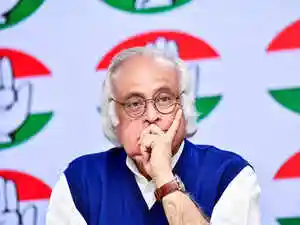 Bihar's Mahagathbandhan alliance is set to finalize seat-sharing and announce candidates this week. Top leaders from RJD and Congress are in discussions. The alliance aims to adjust new partners and expects to declare all seats soon. Congress anticipates contesting between 50 and 70 seats. The opposition highlights a desire for change in Bihar, focusing on current issues over past events.Bihar's Mahagathbandhan alliance is set to finalize seat-sharing and announce candidates this week. Top leaders from RJD and Congress are in discussions. The alliance aims to adjust new partners and expects to declare all seats soon. Congress anticipates contesting between 50 and 70 seats. The opposition highlights a desire for change in Bihar, focusing on current issues over past events.The opposition 'Mahagathbandhan' alliance in Bihar is likely to finalise its seat-sharing in the next few days and may announce its candidates along with a joint manifesto this week.<br><br> Top sources said talks between the RJD and Congress are underway, and their leadership may meet on Monday as RJD's Lalu Prasad and Tejashwi Yadav are in the national capital.<br><br>