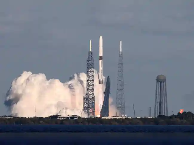 Blue Origin's New Glenn rocket deploys Mars satellites