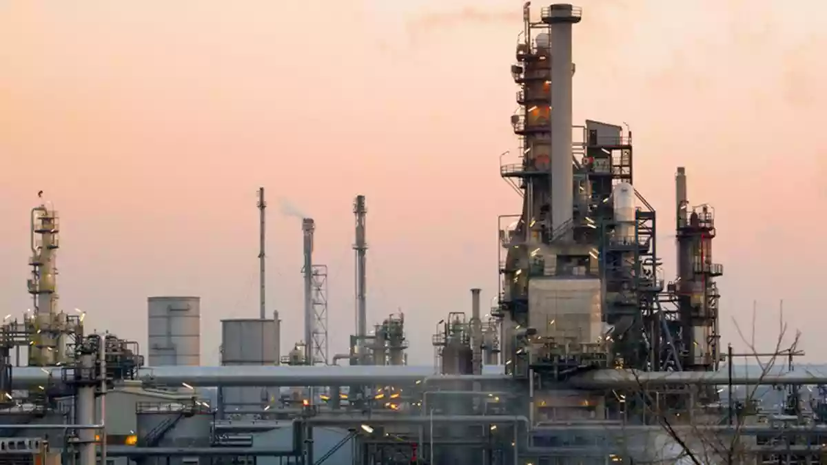 Bulgaria moves to prevent shutdown of its only oil refinery ahead of U