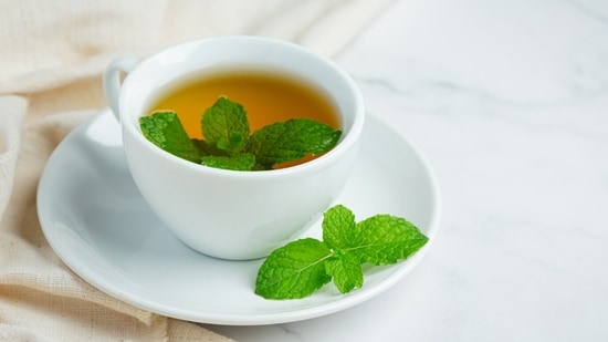 By incorporating this herbal tea into your routine, you may experience improved skin clarity and reduced acne severity, as per Dr Saurabh Sethi. Dr Saurabh Sethi, a gastroenterologist and 'Harvard and Stanford trained expert', took to Instagram on July 1 to share that spearmint tea may help alleviate acne-prone skin due to its potential benefits. He added that incorporating spearmint tea into your routine, may not just improve skin clarity and reduce acne severity, but also help regulate hormones. Also read | Sudden acne breakouts? Dermat shares 5 habits that help prevent flare-ups