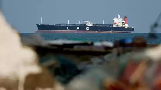 Can US help ships in Strait of Hormuz