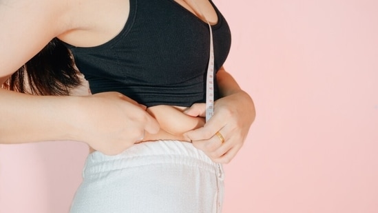 Celebrity fitness trainer, Rupal Sidh, who has worked with celebrities like Kareena Kapoor Khan, Saif Ali Khan, Anurag Kashyap and others, shared 5 post-meal yoga habits in an August 27 Instagram post. She stated that the habits will help you have a flatter stomach and reduce bloating, among other benefits.