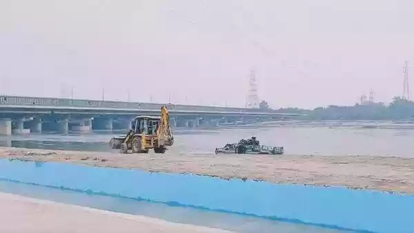 Chhath Puja preparations underway at 1000 sites across Delhi