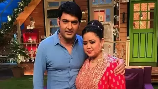 Comedian Bharti Singh has praised comedian Kapil Sharma in a new interview. During the interaction with Raj Shamani on his YouTube channel, Bharti shared that Kapil is a very hardworking person who has always stood for her and supported her career. Bharti also revealed that Kapil still has last-minute nervousness before beginning the show.