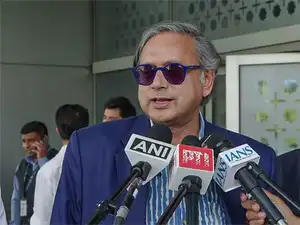 Congress leader Shashi Tharoor criticized US tariffs on Indian exports, saying 1.35 lakh jobs have been lost in gems, jewelry, seafood, and manufacturing sectors. He called President Trump “mercurial” and unfair for imposing additional penalties on Russian oil imports. Tharoor urged India to diversify export markets, strengthen ties with Europe, China, and Russia, and not rely solely on the US.
