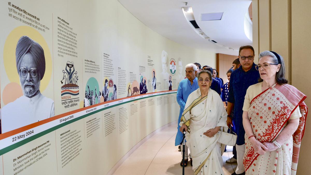 Congress Parliamentary Party (CPP) chairperson Sonia Gandhi on Friday inaugurated a library named after former Prime Minister Manmohan Singh at the party headquarters, on the occasion of his 93rd birth anniversary. Party president Mallikarjun Kharge, Leader of Opposition in the Lok Sabha Rahul Gandhi, Dr. Singh's widow Gursharan Kaur and other family members were present.