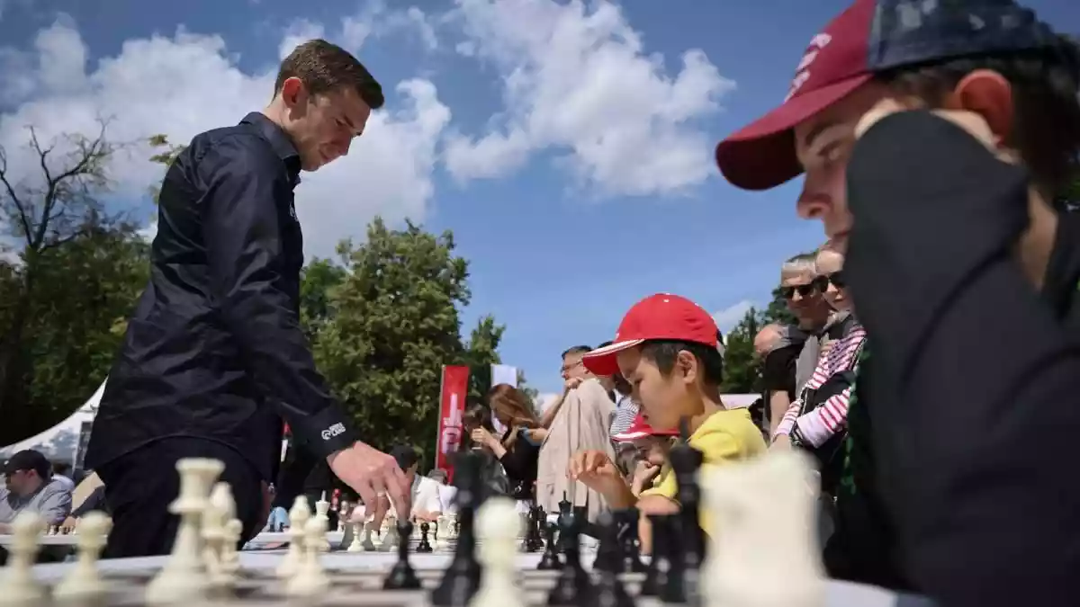 Controversial GM Sergey Karjakin's Top 10 Comeback Cut Short By FIDE Reversal