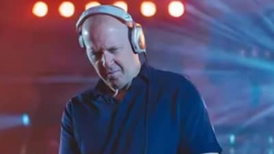 David Solomon's days are filled with mergers, acquisitions, and market moves as CEO of Goldman Sachs. By night, he transforms into DJ D-Sol, spinning chart-topping EDM. His music has earned him over 260K monthly Spotify listeners and 12+ million streams for his remix of ‘I Wanna Dance with Somebody.'