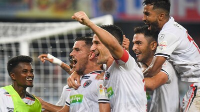 Defending champions NorthEast United FC scripted history with back-to-back Durand Cup titles with a thumping 6-1 victory over Diamond Harbour FC at the Vivekananda Yuba Bharati Krirangan (VYBK) (Salt Lake Stadium) here on Saturday. With this emphatic win, the Highlanders became the first club since East Bengal's three-peat (1989, 1990, 1991) to successfully defend the prestigious Durand Cup title, and they did it in some style under the stewardship of Juan Pedro Benali.