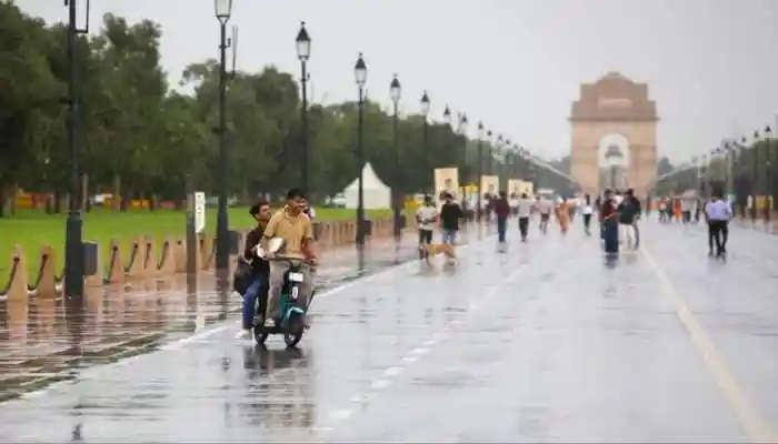 Delhi-NCR Weather Update: IMD predicted the max temperature will drop from 36 degree celsius to 32 degree celsius in Delhi, Noida, Gurugram, and Ghaziabad. <strong>Delhi-NCR Weather Alert: </strong>People residing in Delhi-NCR can hope to get relief from the long-prevailing heat. Projections made by the India Meteorological Department (IMD) as well as private weather forecaster agencies showed that the area is going to witness light rain from today, September 30, onwards and extending to October 1. The rain spell is going to reduce the temperatures considerably.