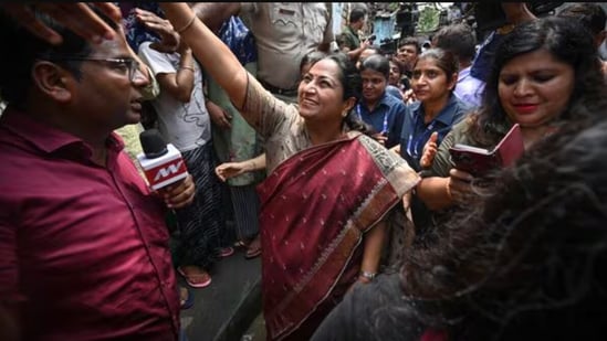 Delhi's Chief Minister Rekha Gupta recently faced a troubling incident when she was attacked during a public event — a reminder that political leaders, regardless of their position, often encounter moments when public anger takes a physical turn. Delhi's Bharatiya Janata Party (BJP) unit on Wednesday (August 20) said a “mishap happened” during a Jan Sunvai at Gupta's residence in Civil Lines. Reports initially claimed that a man “slapped” the CM and “pulled her hair” before security stepped in.