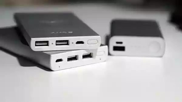 Emirates power bank ban: Starting today, October 1, passengers on Emirates flights will not be allowed to carry certain power banks, as well as charge their devices like mobile phones and laptops using the same. Emirates has also banned passengers from charging their power banks while on board. Passengers will be allowed to carry only one power bank under the new Emirates rules.