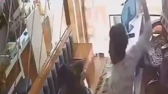 Epic fail for woman's robbery bid in Gujarat