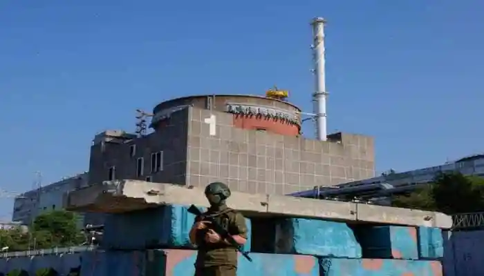 Europe's largest nuclear facility, Moscow-controlled Zaporizhzhia nuclear plant, sits just 10 kilometres from the frontline. Russia and Ukraine trade blame over blackouts and attacks, while thousands of uranium rods remain dangerously hot inside reactors. Experts warn any misstep could trigger an unprecedented nuclear catastrophe.Europe's largest nuclear facility, Moscow-controlled Zaporizhzhia nuclear plant, sits just 10 kilometres from the frontline. Russia and Ukraine trade blame over blackouts and attacks, while thousands of uranium rods remain dangerously hot inside reactors. Experts warn any misstep could trigger an unprecedented nuclear catastrophe.<strong>Kyiv (Ukraine):</strong> Russian President Vladimir Putin claimed on October 2 that Ukrainian attacks destroyed a high-voltage transmission line linking the Moscow-controlled Zaporizhzhia nuclear plant to Kyiv-administered areas. Days earlier, Ukraine's President Volodymyr Zelenskyy accused Russian shelling of severing the plant from the electricity network.