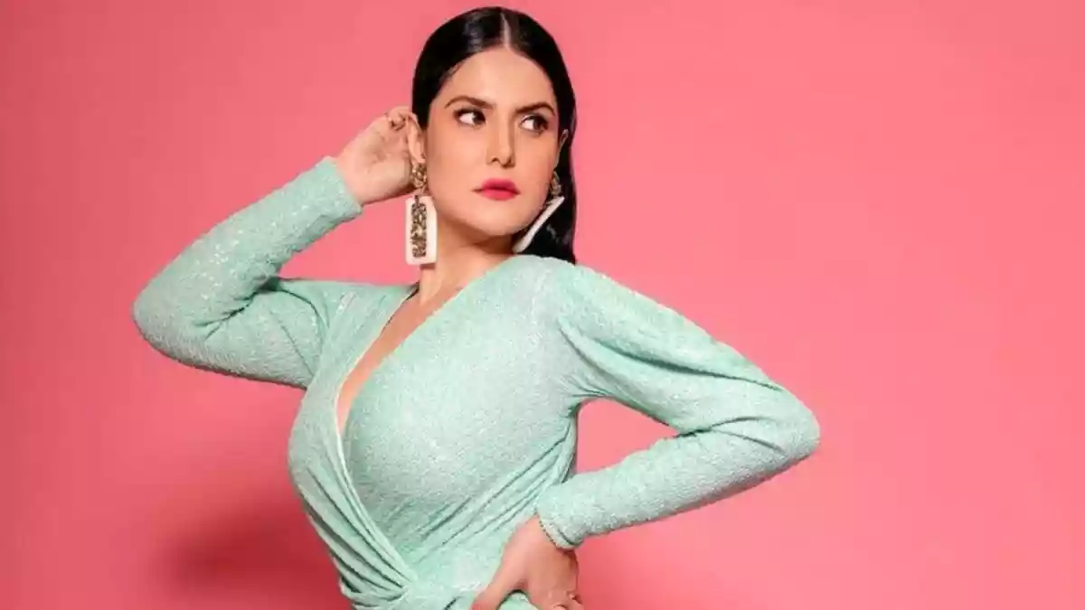 Every Other Scene Needed A Kiss Or Me In A Bra