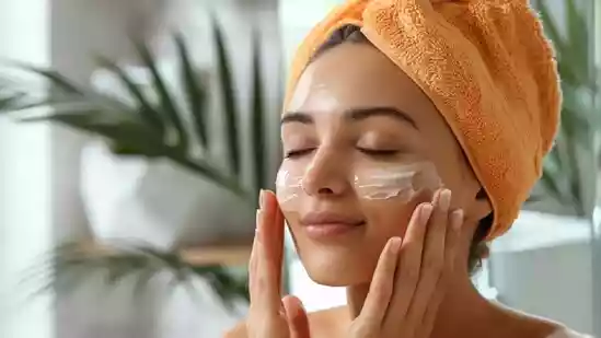 Face moisturisers for dry skin