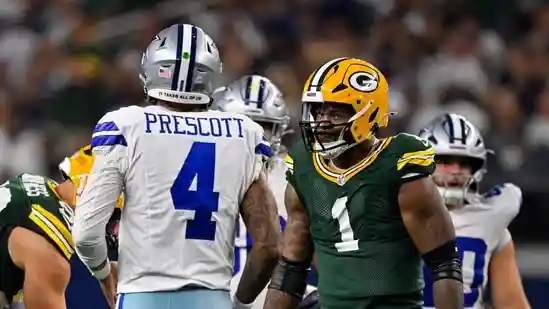 Fantasy football QBs: Week 4 of the football season saw a bunch of veterans return to the top of fantasy QB scoring. Dallas Cowboys' Dak Prescott had a brilliant game as he had a 31-point outing. He surpassed Matthew Stafford (27.4) and Patrick Mahomes II (27.3) at the top of the leaderboard, according to FantraxHQ.